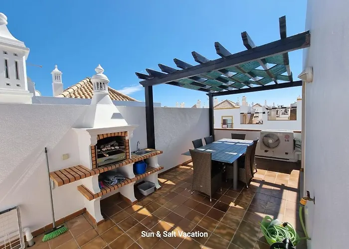 アパート De Tavira Smashing 2 Bed, 2 Bath, Duplex Penthouse カバナス・デ・タビラ